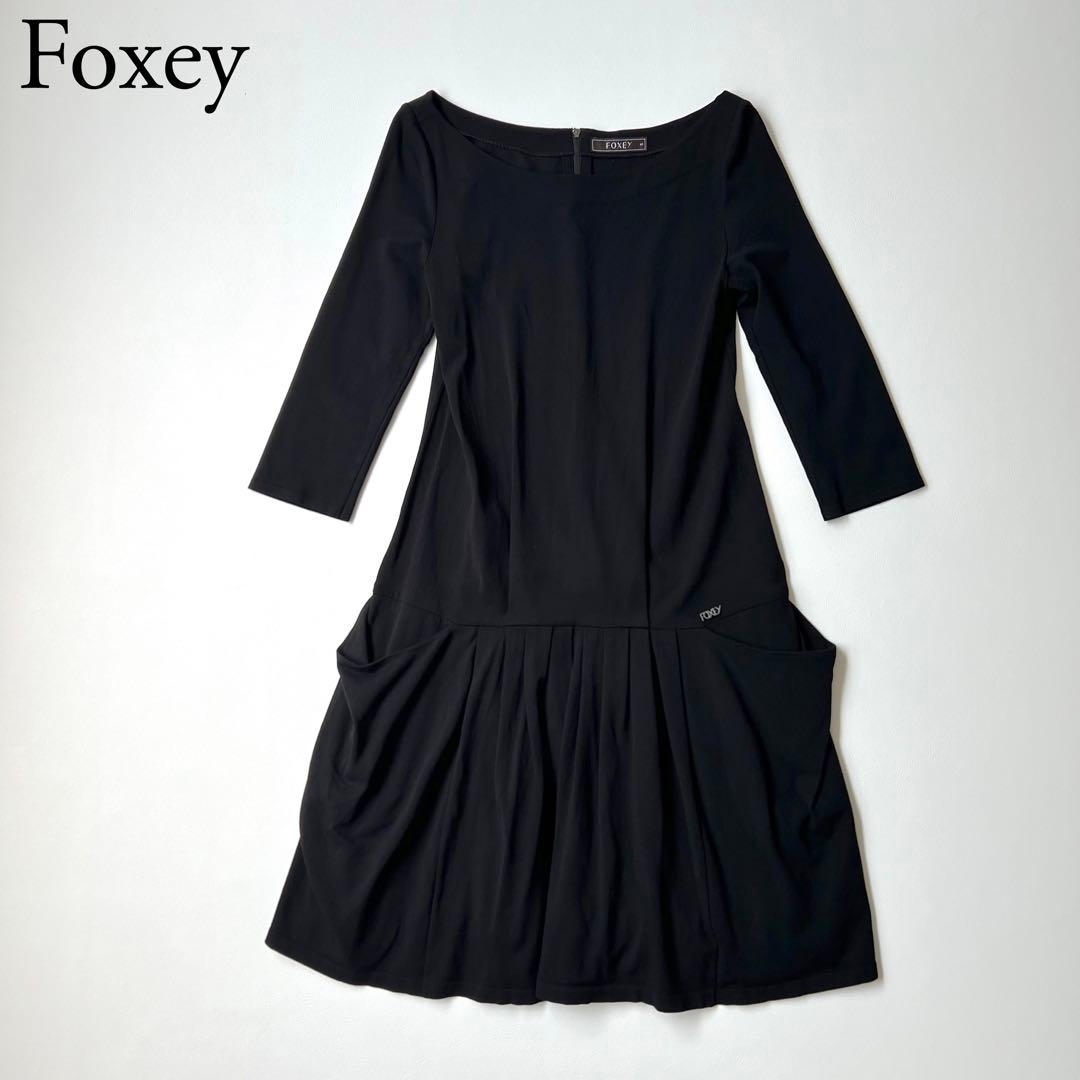 良品　Foxey フォクシー　ブラックドレス　ワンピース　ロゴプレート　40 新作美品 定価18万円 FOXEY フォクシー ドレス ワンピース 送料無料