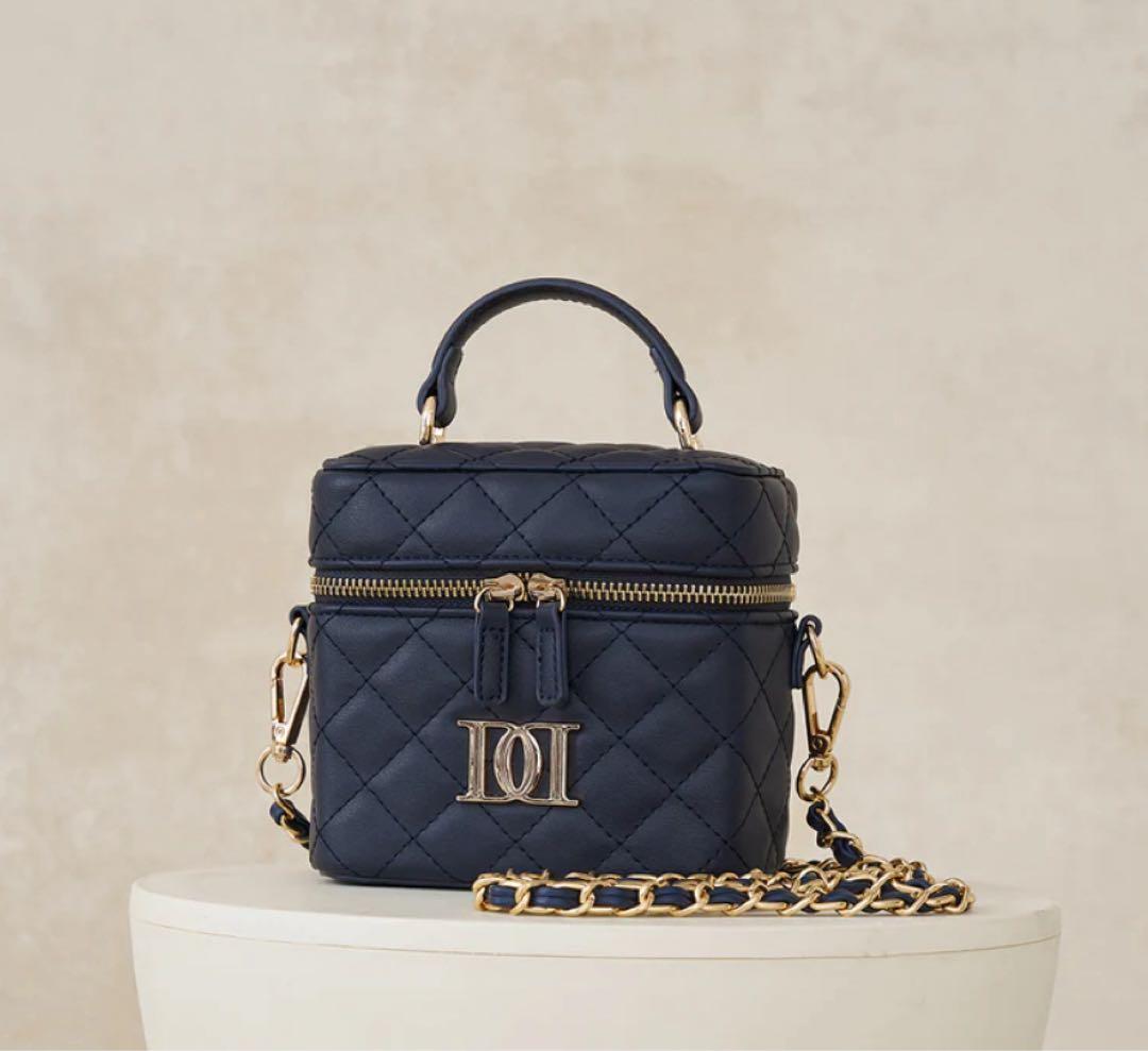 Darich【ゴールドパーツ】キルティングスクエアミニバッグ NVY ネイビー Darich【ゴールドパーツ】キルティングスクエアミニバッグ NVY