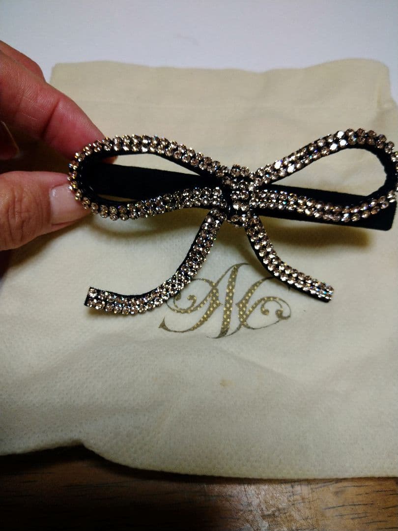 acca アッカ　アンジェラ　リボン　バレッタ アレンジ次第で色んなスタイルが楽しめるacca（アッカ）のバレッタヘア